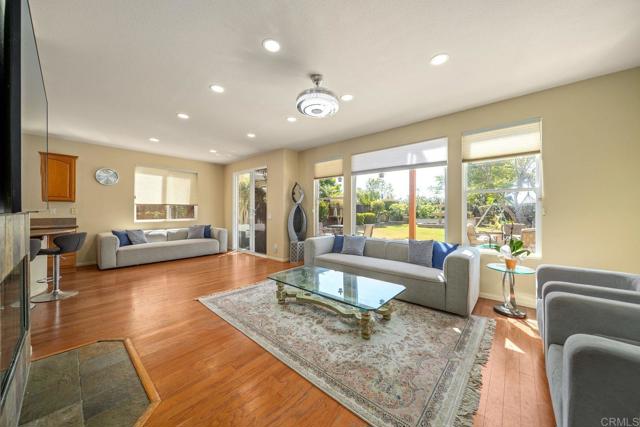 Detail Gallery Image 14 of 49 For 3748 Cavern Pl, Carlsbad,  CA 92010 - 5 Beds | 3 Baths
