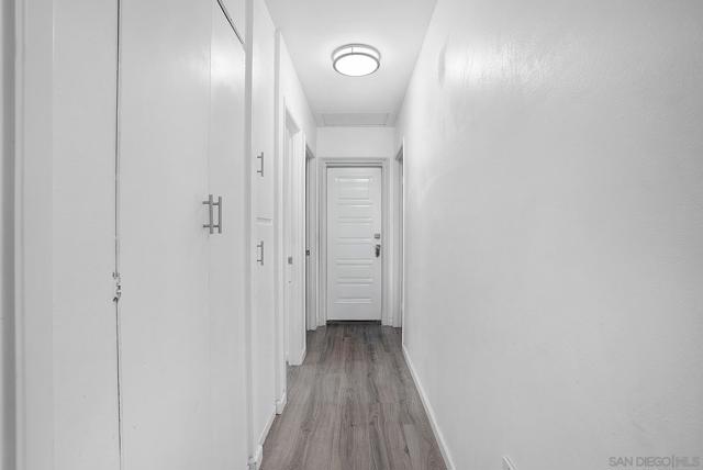 475 Rivera Ct, Chula Vista CA: https://media.crmls.org/mediaz/1ee3df40-282e-4b0f-bf4a-cb0f070eea24.jpg