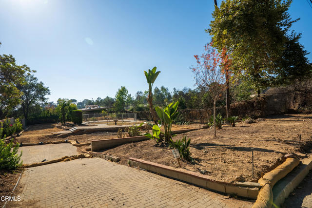 1962 E Loma Alta Drive, Altadena CA: https://media.crmls.org/mediaz/1ee45618-5b60-41ab-b6ab-3b4404441301.jpg