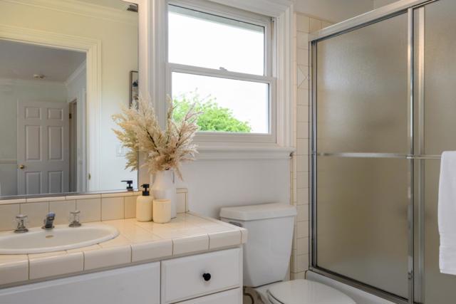 510 Oak Park Way, Redwood City CA: https://media.crmls.org/mediaz/1ee45947-cb50-40a7-8f72-3e8c589cc31f.jpg