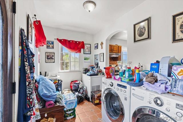 2832 34 K St, San Diego CA: https://media.crmls.org/mediaz/1ee48b90-bf11-472a-9f50-7de1256e8ecf.jpg