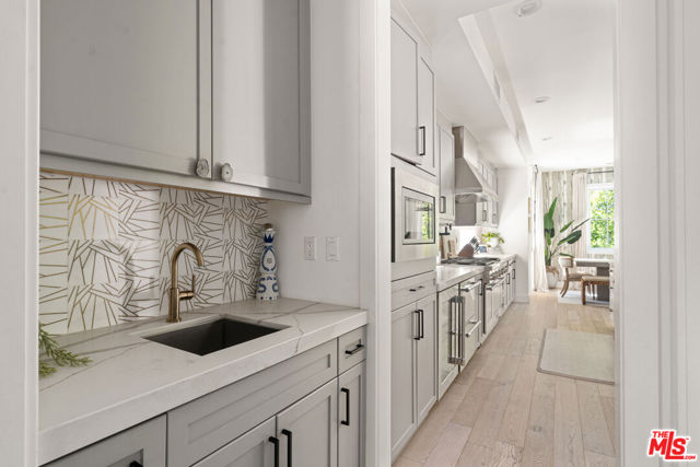 Image 11 of 39 For 11813 Woodbine Avenue