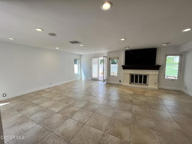 29160 Oakpath Drive, Agoura Hills CA: https://media.crmls.org/mediaz/1ee50392-b4bd-4a38-bb9a-19ff3554035b.jpg