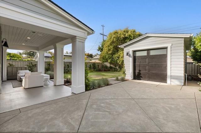 163 Iris Street, Redwood City CA: https://media.crmls.org/mediaz/1ee53ba1-7dc7-42c7-b16d-944fdac4f7ce.jpg