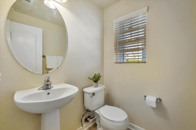 684 Grand Terrace, Hayward CA: https://media.crmls.org/mediaz/1ee613cc-8ffa-4bbb-aceb-7d134281ca24.jpg