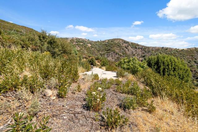 35005 Loma Chiquita Road, Los Gatos CA: https://media.crmls.org/mediaz/1ee6a360-5298-4c81-9023-93fbc1c78655.jpg