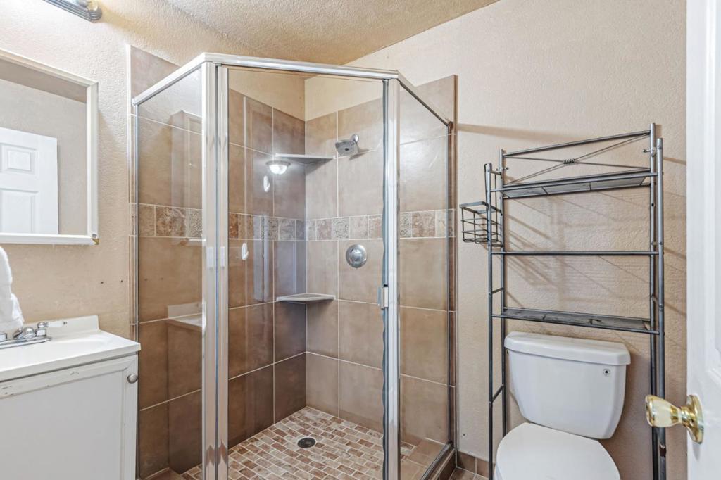 https://media.crmls.org/mediaz/1ee75309-64fc-4b4d-9679-b59e83428cad.jpg?preset=X-Large