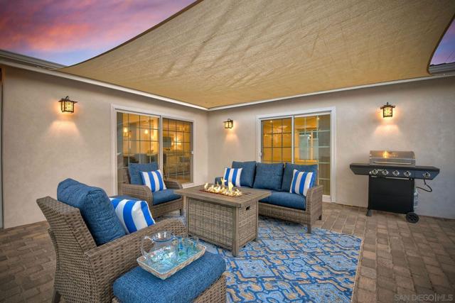 1221 4th St, San Diego CA: https://media.crmls.org/mediaz/1ee77e02-49ec-4680-9dca-a243fa5bcdc0.jpg