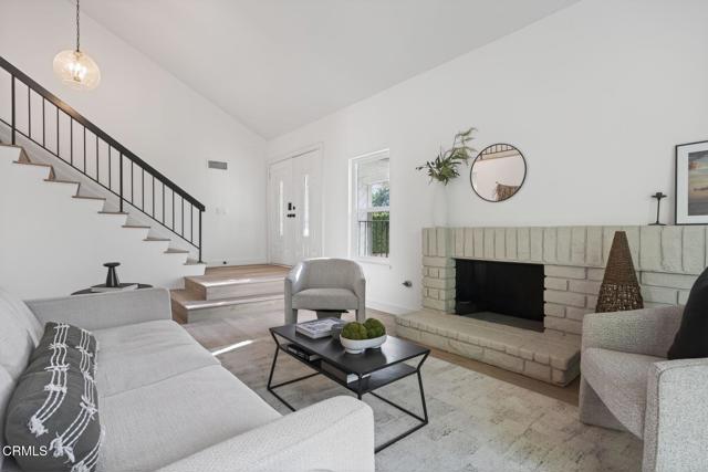 Detail Gallery Image 6 of 34 For 2868 Amber Wood Pl, Thousand Oaks,  CA 91362 - 4 Beds | 2/1 Baths