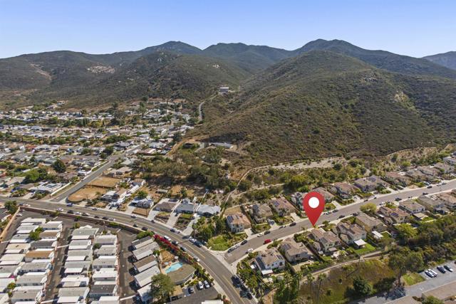 7787 Britt Pl, Santee CA: https://media.crmls.org/mediaz/1ee93229-8ad4-4548-8058-6d1b64c6aae0.jpg