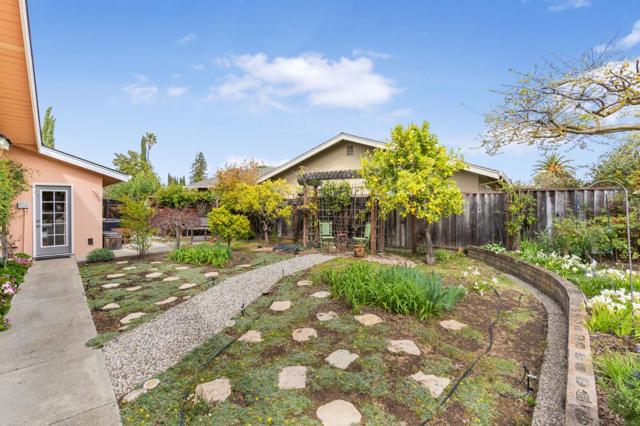 Image 29 of 44 For 20304 Carol Lane