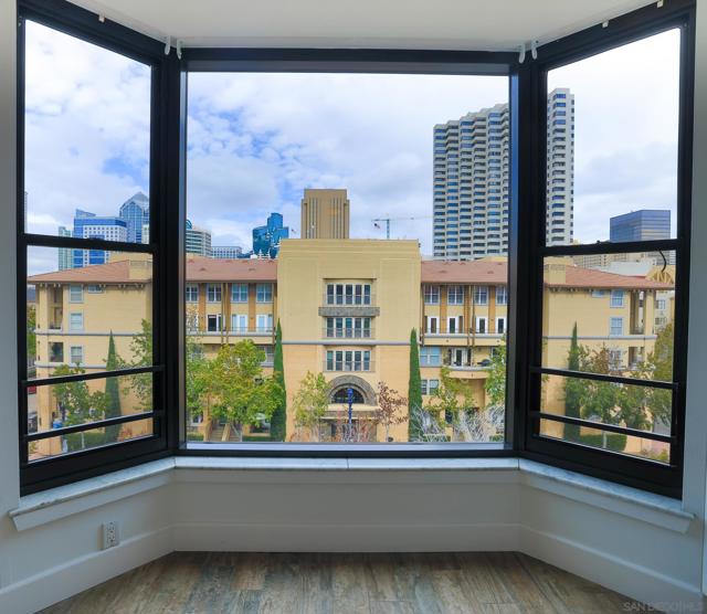 500 W Harbor Dr, San Diego CA: https://media.crmls.org/mediaz/1ee9cc9d-ed61-4905-8c5b-3d922c33273d.jpg