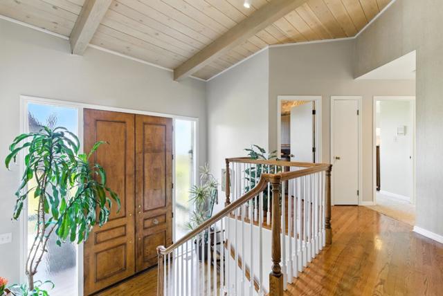 2935 Sherwood Drive, San Carlos CA: https://media.crmls.org/mediaz/1eeab409-d1a8-438c-b191-e3020c8b2525.jpg