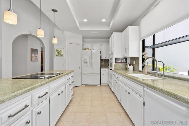 17635 Parlange Pl, San Diego CA: https://media.crmls.org/mediaz/1eeb4ef2-0b3e-4223-92a1-f920d0a6e798.jpg