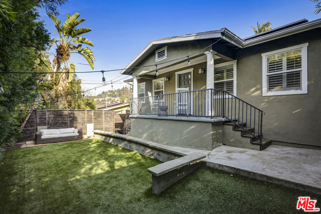3154 Carlyle Street
