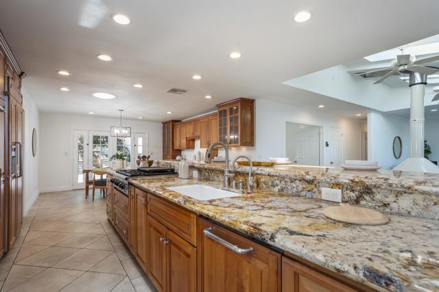 Detail Gallery Image 20 of 59 For 5861 College Ave, San Diego,  CA 92120 - 3 Beds | 2 Baths