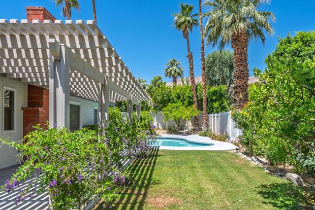 72890 Amber Street, Palm Desert CA: https://media.crmls.org/mediaz/1eebd8d4-8e02-4e07-a791-61cc12636c6c.jpg