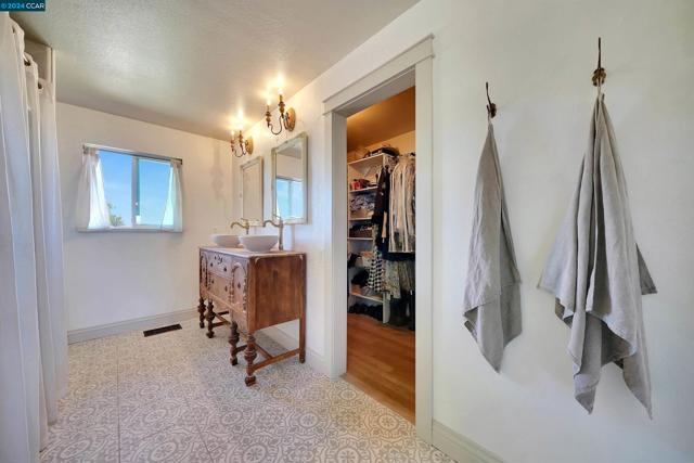 Master Bath & Closet