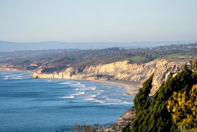 2365 Via Siena, La Jolla CA: https://media.crmls.org/mediaz/1eed2905-dd6e-483b-a36c-4dc8ef5c58fb.jpg