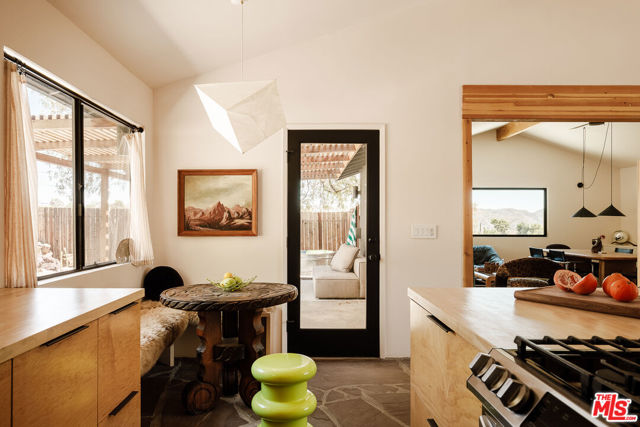 11051 Pinon Avenue, Morongo Valley CA: https://media.crmls.org/mediaz/1eedcd45-9e7a-4193-a6d7-72402bb31876.jpg