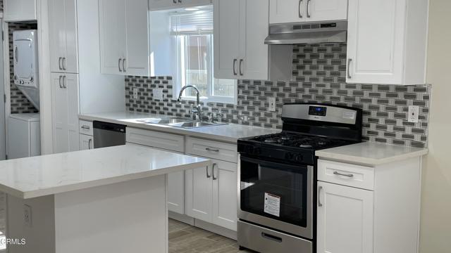 862 Sunset Avenue, Pasadena CA: https://media.crmls.org/mediaz/1eedecce-d96b-49c2-a49f-098d7e27542a.jpg