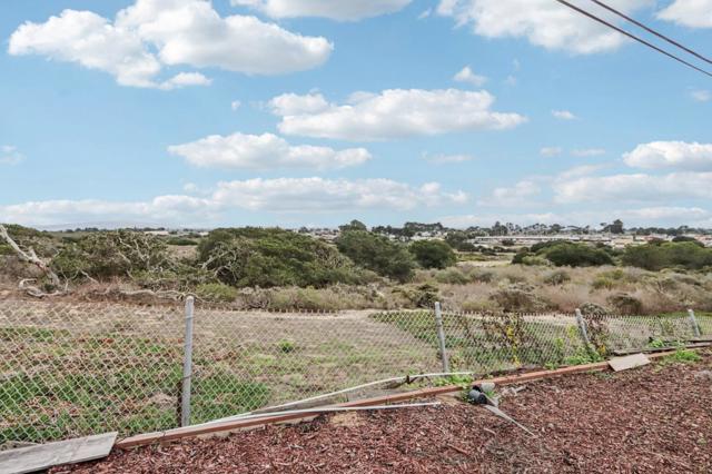 3202 TALLMON Street, Marina CA: https://media.crmls.org/mediaz/1eef23a1-ed7a-40d8-8e2b-6d166b5b3947.jpg