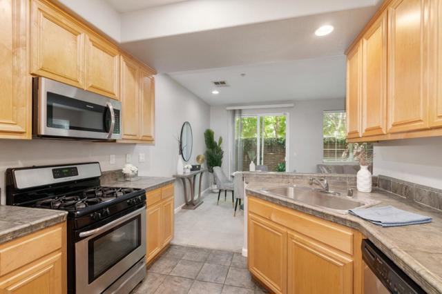 271 Washington Drive, Brentwood CA: https://media.crmls.org/mediaz/1eefef53-f779-4b81-8b85-ae29ea99b9f4.jpg