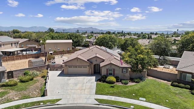 Detail Gallery Image 2 of 47 For 3731 Wild Sienna Trail, Hemet,  CA 92545 - 4 Beds | 2/1 Baths