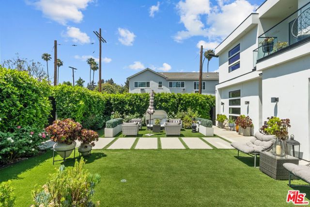 4338 Agnes Avenue, Studio City CA: https://media.crmls.org/mediaz/1ef0904a-d0c0-49fc-b8d7-765c71944533.jpg