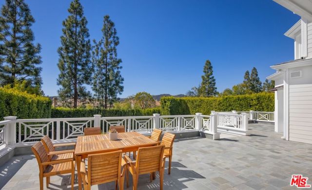 2311 Worthing Lane, Los Angeles CA: https://media.crmls.org/mediaz/1ef0a829-9a49-42c7-abc2-30d0e2e65558.jpg