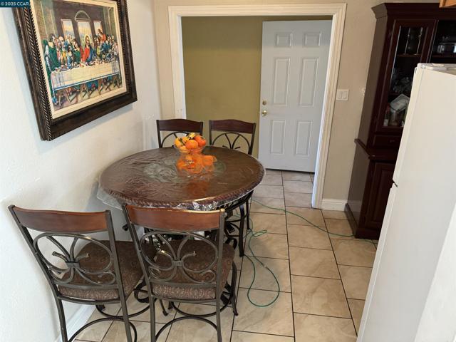 4304 Belle Dr, Antioch CA: https://media.crmls.org/mediaz/1ef0e490-2b89-4d55-b05e-058aa6aa68a6.jpg