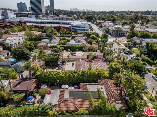 6119 Del Valle Drive, Los Angeles CA: https://media.crmls.org/mediaz/1ef11f16-8b35-49a6-b7e9-965bfe116aa1.jpg