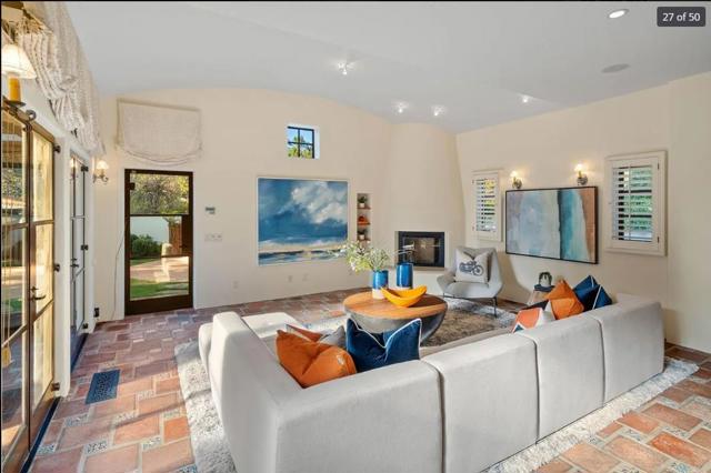 1189 Hamilton Avenue, Palo Alto CA: https://media.crmls.org/mediaz/1ef159da-6e25-4099-b445-facd788fd757.jpg