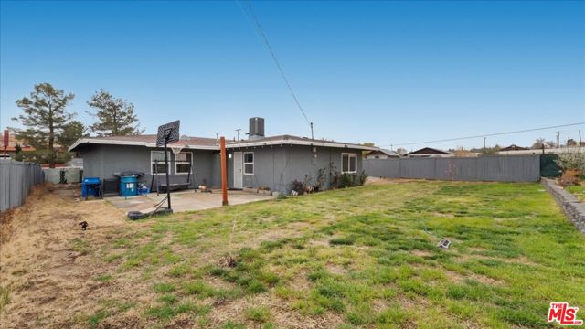 14312 Hesperia Road, Victorville CA: https://media.crmls.org/mediaz/1ef1d3d4-4e91-4cab-8f3a-6693ea3939be.jpg