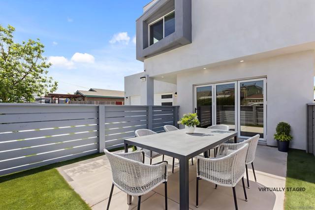 914 10th St, Imperial Beach CA: https://media.crmls.org/mediaz/1ef235df-3299-4d44-9800-6e8a2f255ca8.jpg