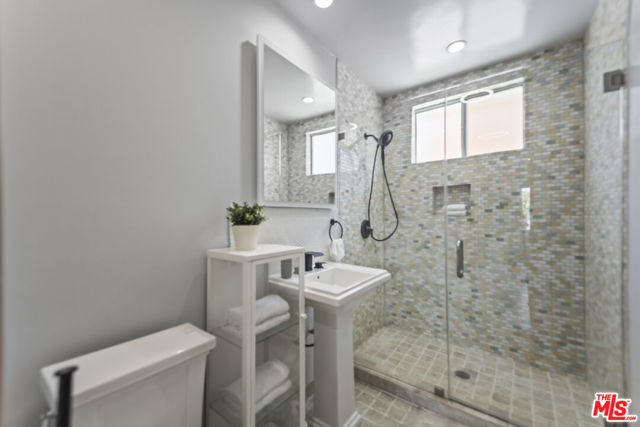 17660 Martha Street, Encino CA: https://media.crmls.org/mediaz/1ef25361-4d9d-4744-8dd4-0733b46f4d38.jpg