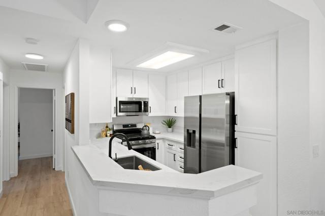 Image 6 of 37 For 11106 Portobelo Dr.