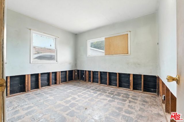 8753 Vans Street, Paramount CA: https://media.crmls.org/mediaz/1ef273ce-ffc4-420e-829f-0a437fa3fdc4.jpg