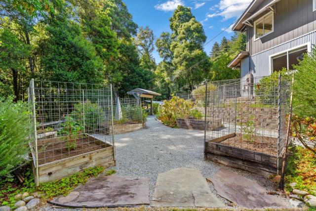 268 Shadow, Corralitos CA: https://media.crmls.org/mediaz/1ef29e44-726e-4db2-b13e-93623e99e377.jpg