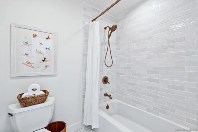 2157 Sea Village Cir, Cardiff by the Sea CA: https://media.crmls.org/mediaz/1ef2b53f-715d-4c2b-9dd2-0d1cbf7d2c29.jpg