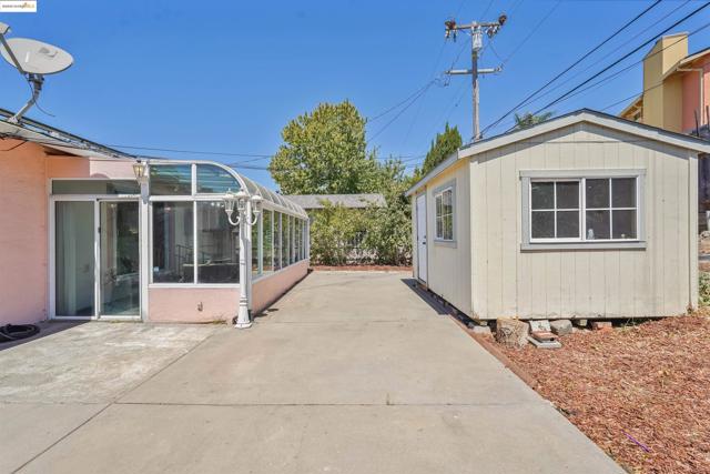 836 Stella St, Vallejo CA: https://media.crmls.org/mediaz/1ef32288-2b5e-4ecc-8e86-a337997d2950.jpg