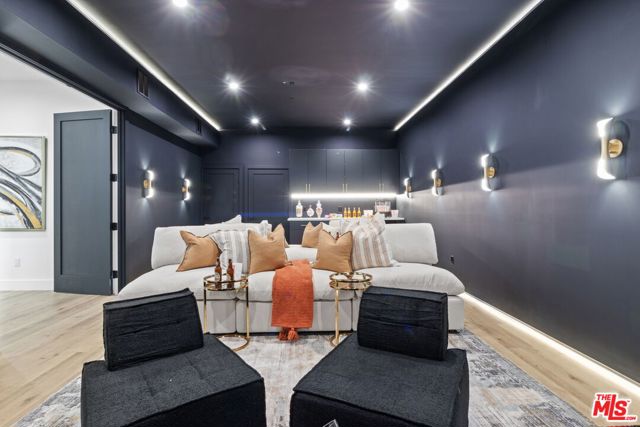 4535 Haskell Avenue, Encino CA: https://media.crmls.org/mediaz/1ef417d8-9e9d-4113-a9cd-fff778219f1c.jpg