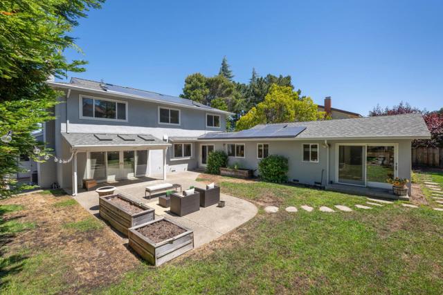 2721 Comstock Circle, Belmont CA: https://media.crmls.org/mediaz/1ef43f1c-e357-4b4a-aa55-74258d7e8919.jpg