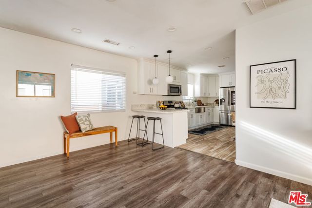 4427 Alumni Avenue, Los Angeles CA: https://media.crmls.org/mediaz/1ef4ddbc-9e28-4b52-9e7c-26219150d1f9.jpg