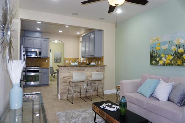 7950 English Oak Circle, Gilroy CA: https://media.crmls.org/mediaz/1ef53a7f-0455-4133-ba08-40f0e31ca37e.jpg