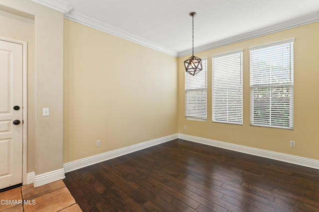 186 Parkside Drive, Simi Valley CA: https://media.crmls.org/mediaz/1ef5a84a-c7f9-45d2-ac82-40e5b52c7610.jpg