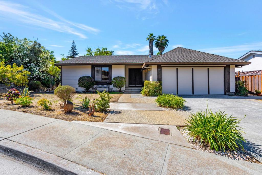 748 Casterwood Court