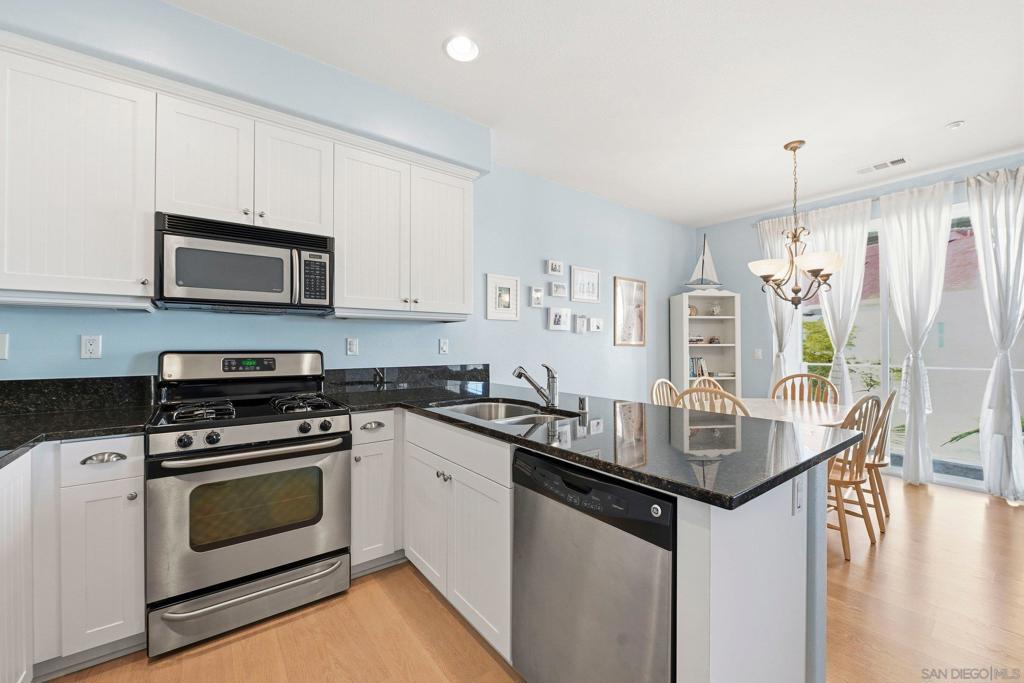 845 Harbor Cliff Way - photo 15