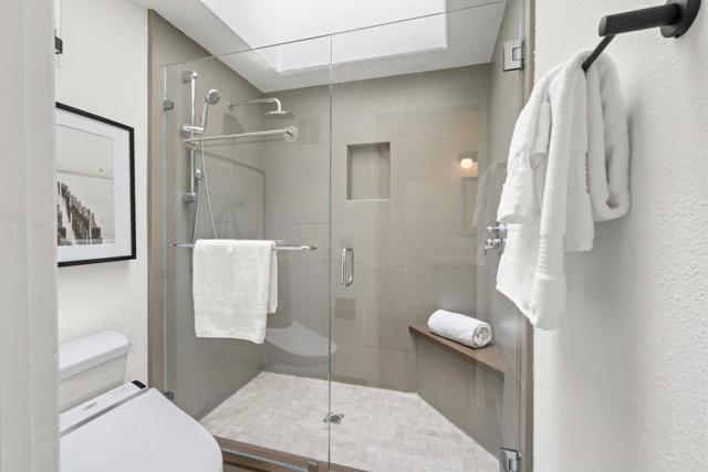 17 Spinnaker Place, Redwood City CA: https://media.crmls.org/mediaz/1ef6ff1a-e11b-4b47-9132-ea6859f2fc08.jpg