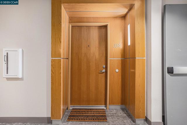 1655 N California Blvd, Walnut Creek CA: https://media.crmls.org/mediaz/1ef770d8-387b-437e-a056-980cd7396278.jpg